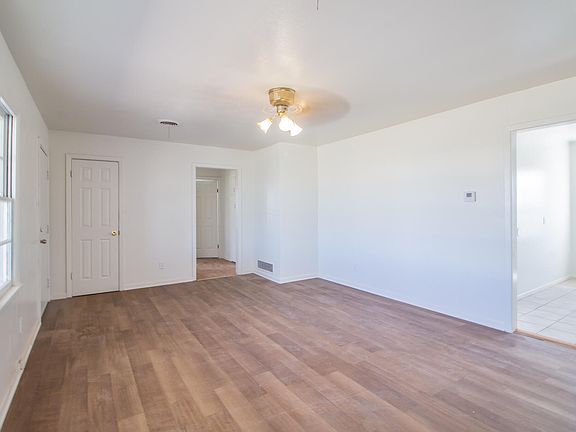 5th image of 4621 35th St