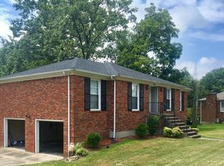 8416 Michael Edward Dr, Louisville, KY 40291