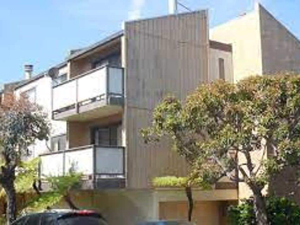 1st image of 421 Brosnan Ct