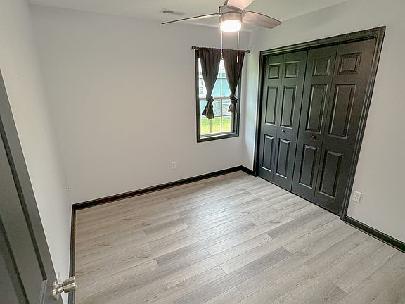 5th image of 123 Foxlair Dr