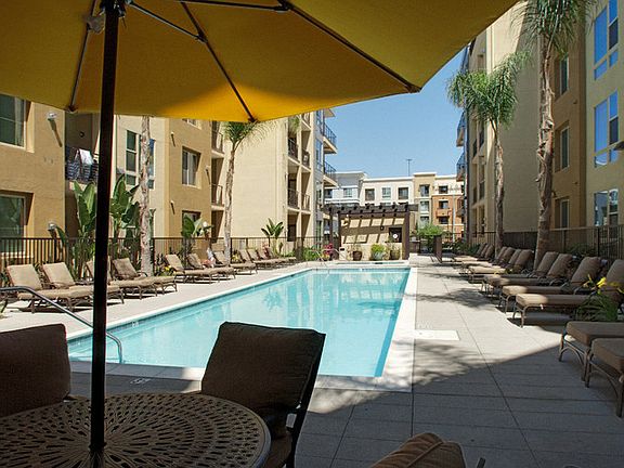 2nd image of 21201 Kittridge St APT 2206