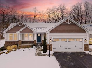 103 Burnside Dr, Zelienople, PA 16063