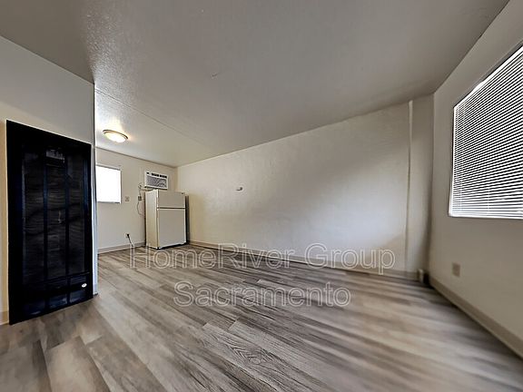 2nd image of 661 Walnut St APT 3