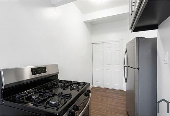 5th image of 2622 Brighton Ave #2-12-1
