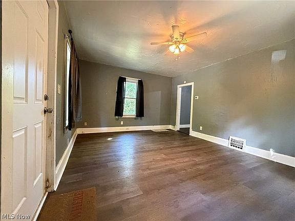 5th image of 3323 Dallas Ave
