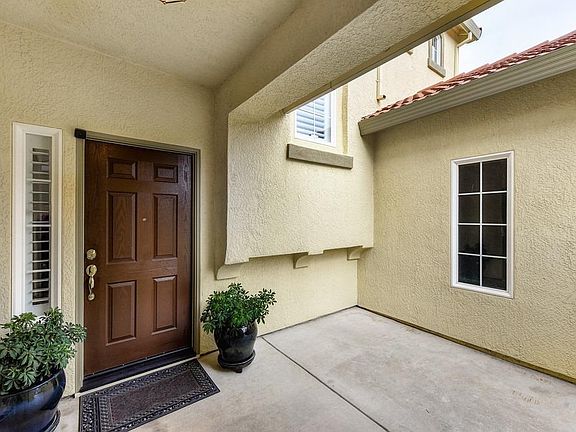 3rd image of 2112 Blackridge Ave