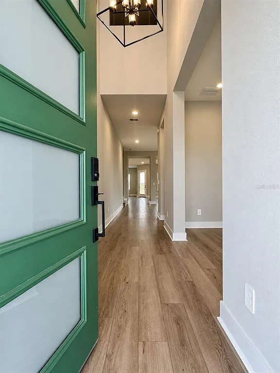 5 bed, 4.5 bath, 3889 sqft, $6,200 — Photo 3