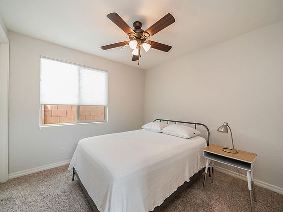 5th image of 2506 E Orleans Dr
