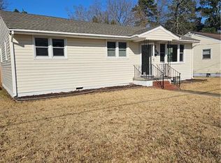 805 Redstart Ave, Chesapeake, VA 23324