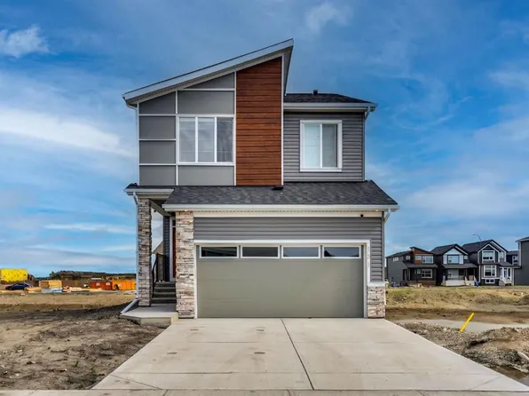 101 NW Wolf Hollow Ter SE, Calgary, AB T2X 4M8