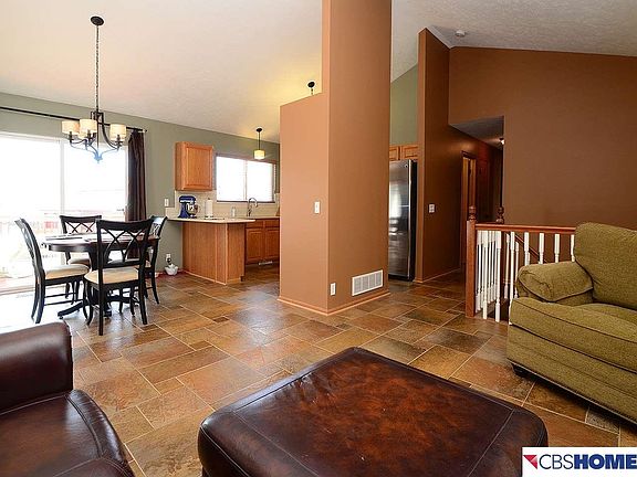 3rd image of 2704 Hunter Dr