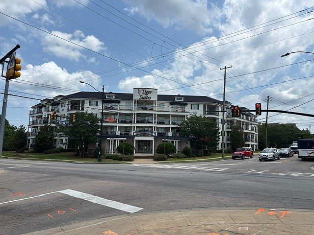 1st image of 430 W Glenn Ave Unit 313