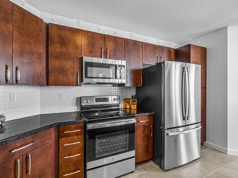 300 S Australian Ave #1605 — Photo 8