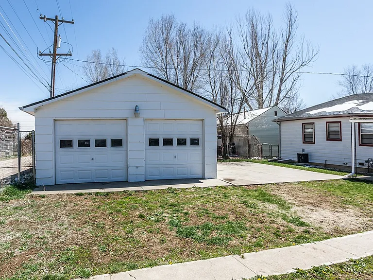 2327 W 6th St — Photo 19