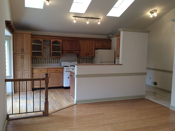 5th image of 109 Plateau Ave