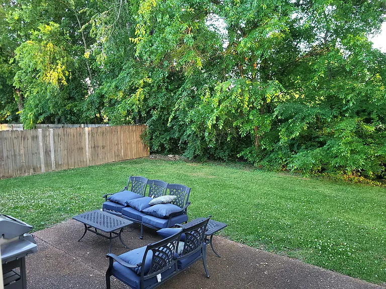 2115 Geneva Dr — Photo 10