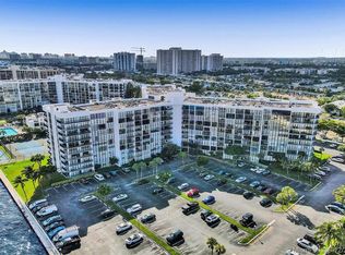 800 Parkview Dr, Hallandale Beach, FL 33009