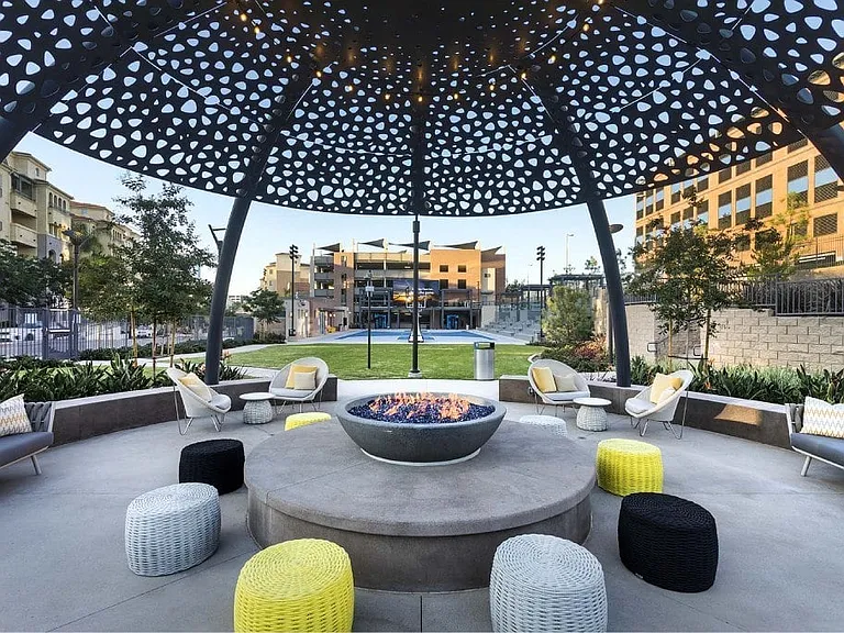 360 Luxury Apartments — Photo 14