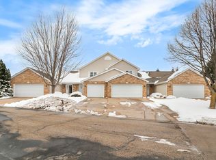 1084 Stonewood Xing, Sun Prairie, WI 53590