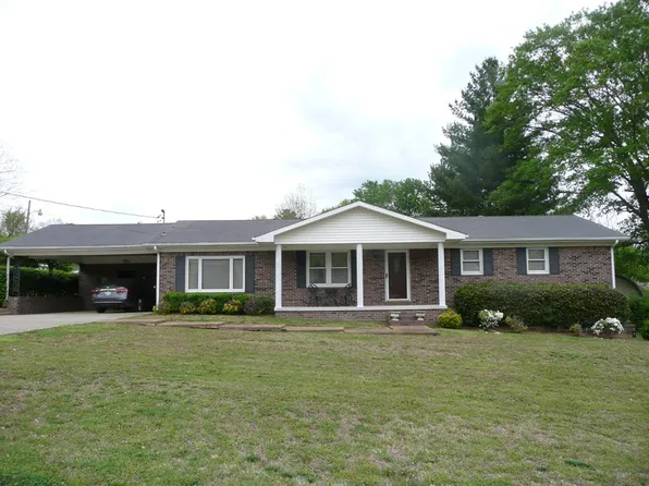 615 Taylor St, Bruceton, TN 38317
