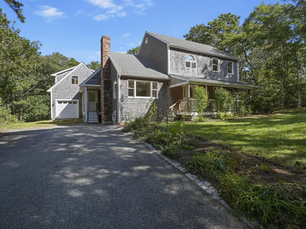 13 W Meadow Lane, Oak Bluffs, MA 02557