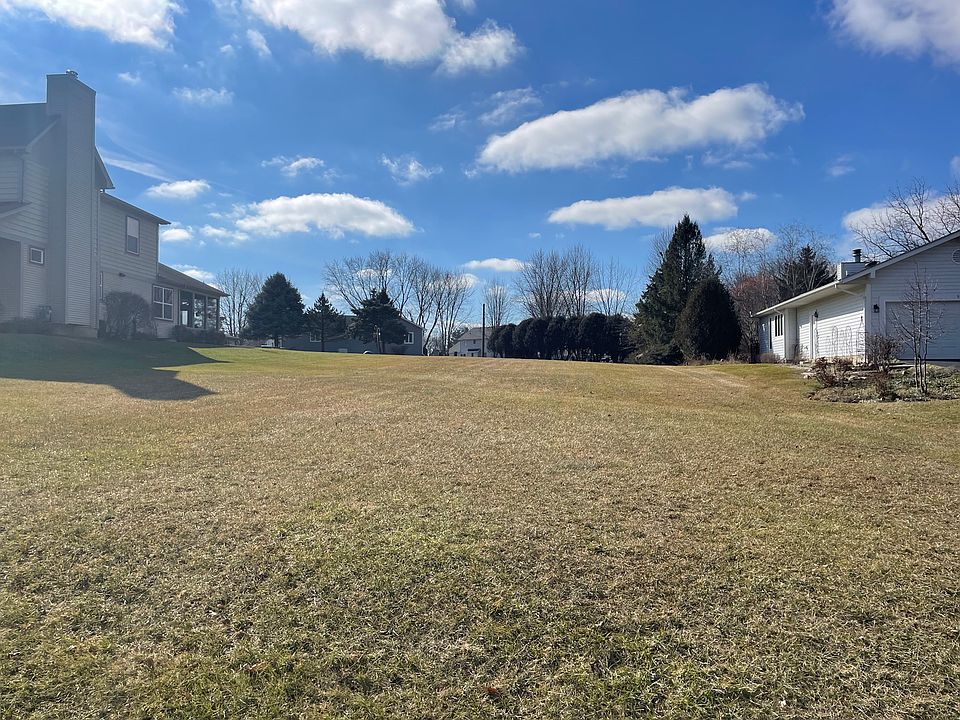 1st image of 95 Holiday Dr