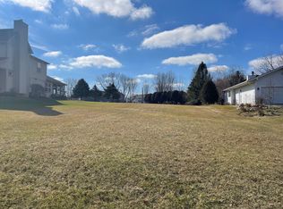 95 Holiday Dr, Somonauk, IL 60552