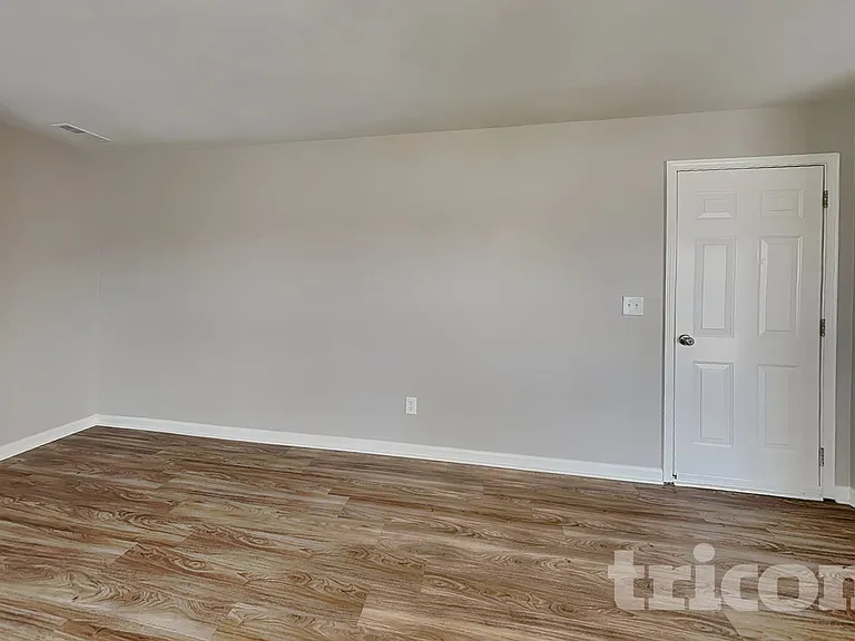 2208 Ballingarry Dr — Photo 3