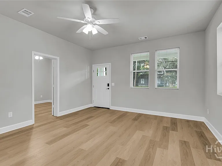 828 W 48th St — Photo 7