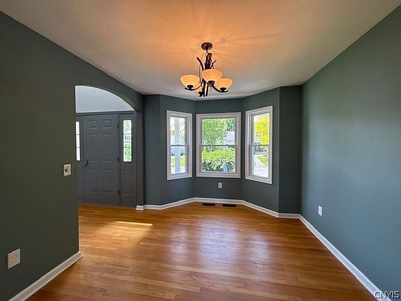 5th image of 8418 Sugar Pine Cir
