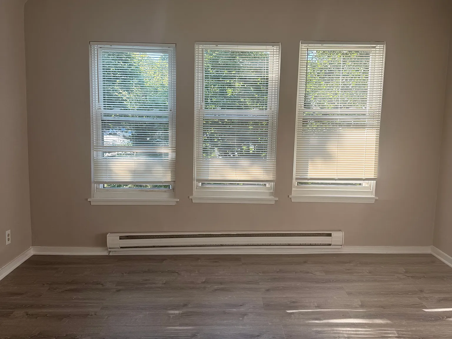 2 bed, 999 sqft, $2,400 — Photo 3
