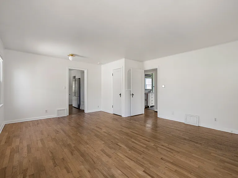 1505 N Monroe St — Photo 8