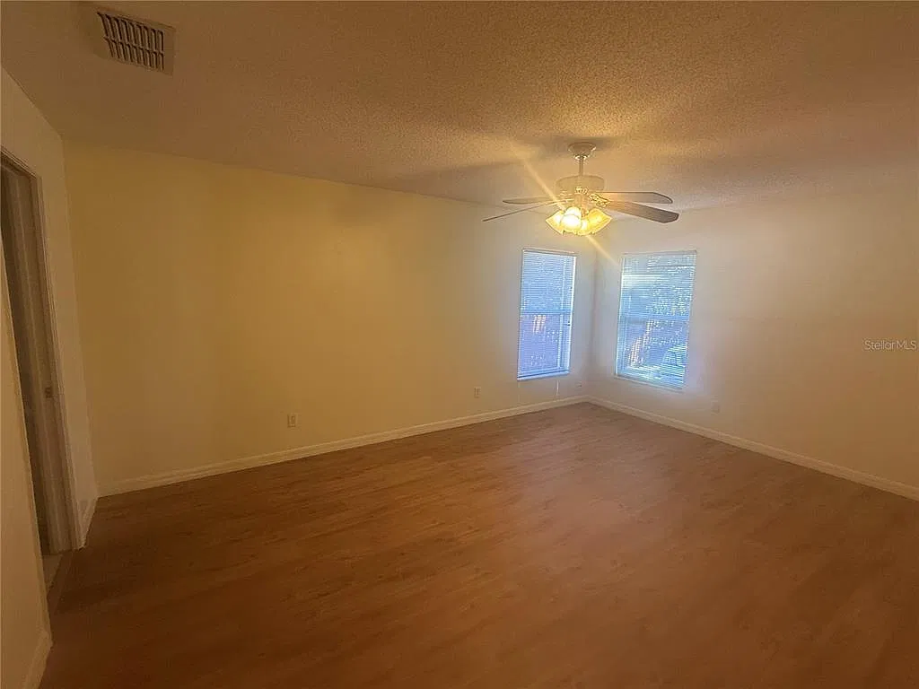 3 bed, 2.0 bath, 1825 sqft, $2,200 — Photo 4