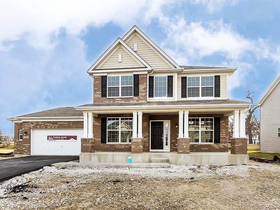 Located on 0011 in The Oaks At Churchill Club in Oswego, IL