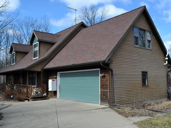 1610 Weyerhorst Creek Rd, Oshkosh, WI 54902