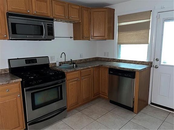 4th image of 5839 General Haig St