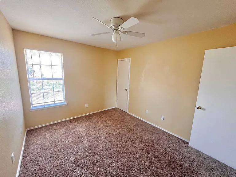 1703 Benttree Dr #C — Photo 11