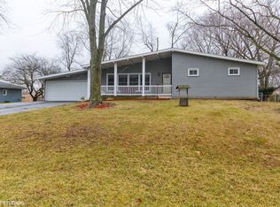 1095 N Western Hills Dr, Kankakee, IL 60901