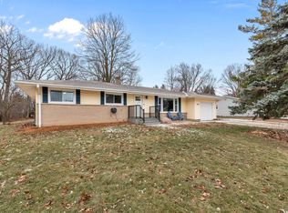 3941 W Iona Ter, Greenfield, WI 53221