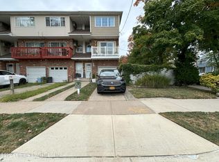 204 Tennyson Dr, Staten Island, NY