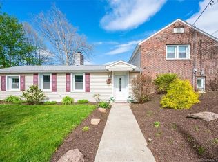 10 Grieb Trl, Wallingford, CT 06492