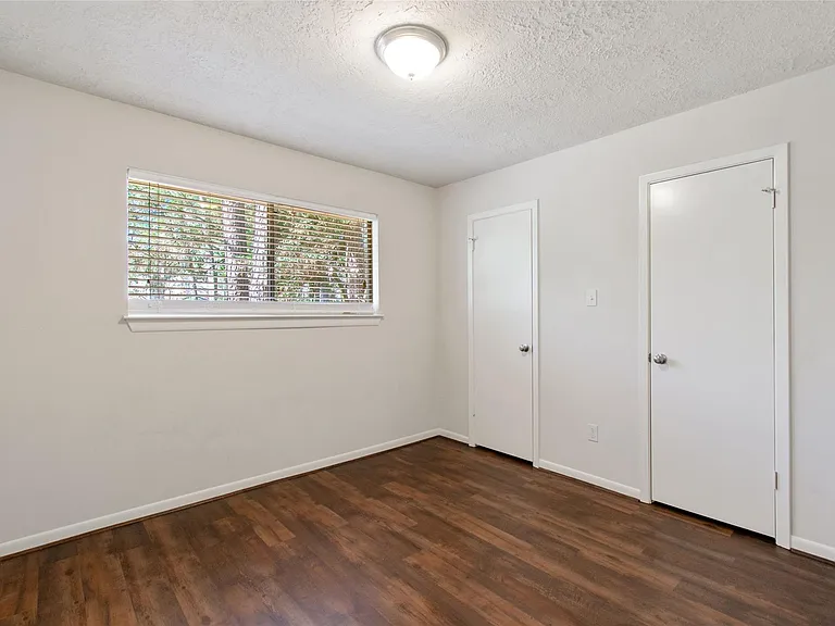 75 Fallshire Dr — Photo 11