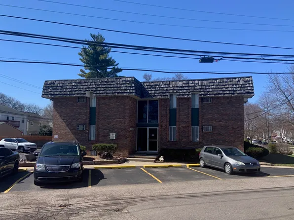 637 Princeton Rd #8, Berkley, MI 48072