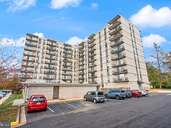 3rd image of 3245 Rio Dr APT 608
