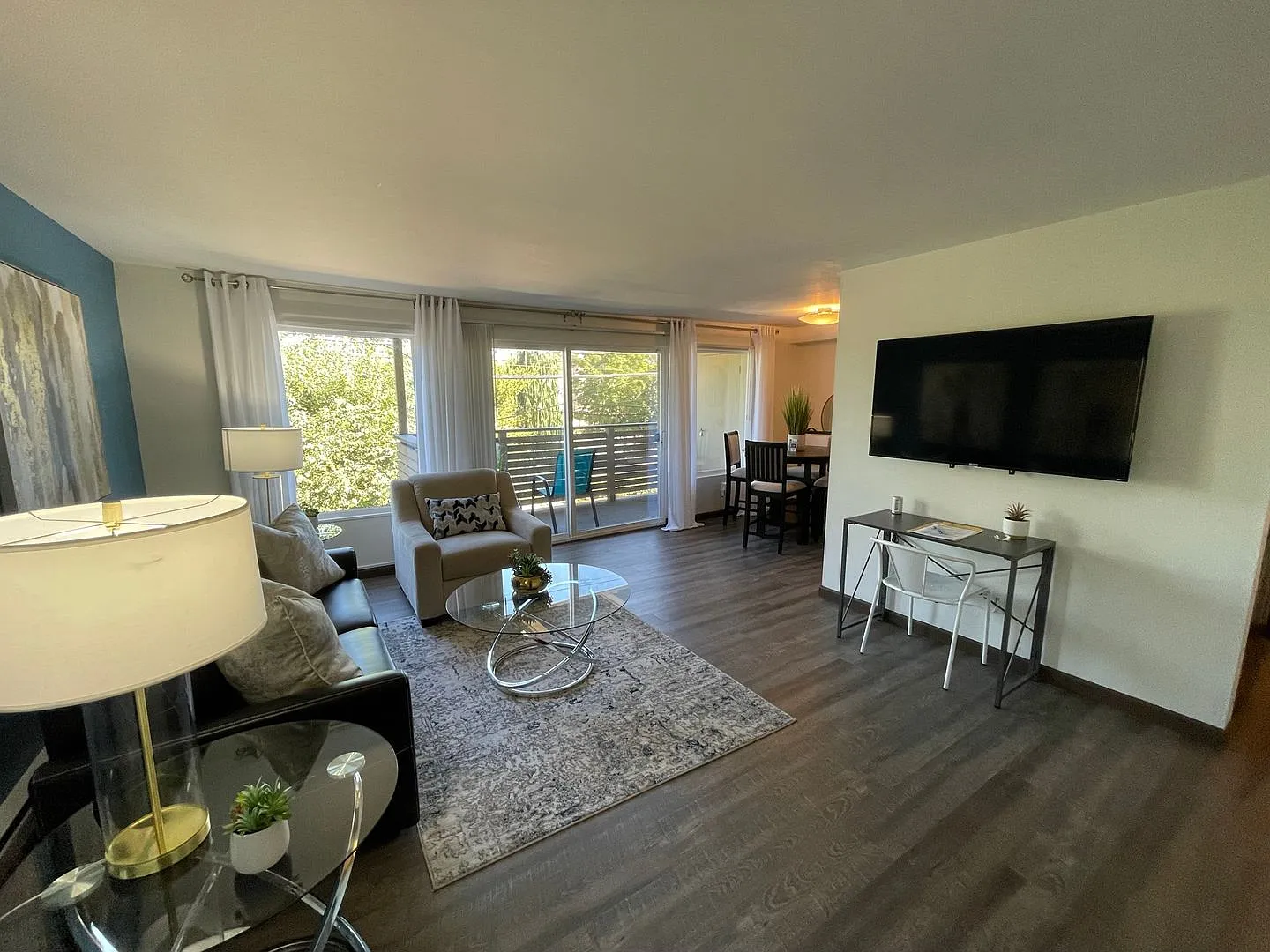 Lex Apartments — Photo 2
