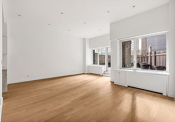 3rd image of 322 W 57th St APT 15K