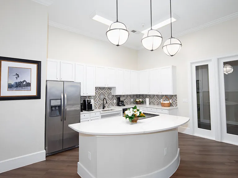 Mariposa River Bend 55+ Apartment Homes — Photo 14