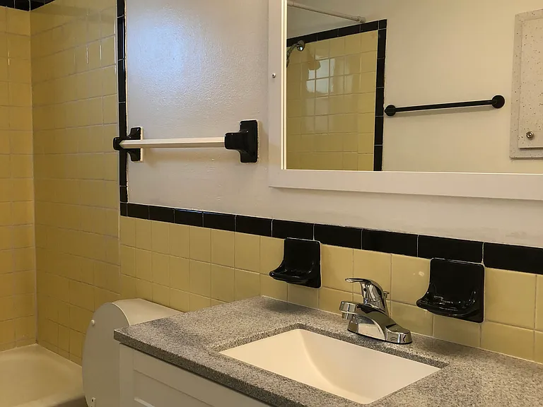 2089 Palm Way #B — Photo 6
