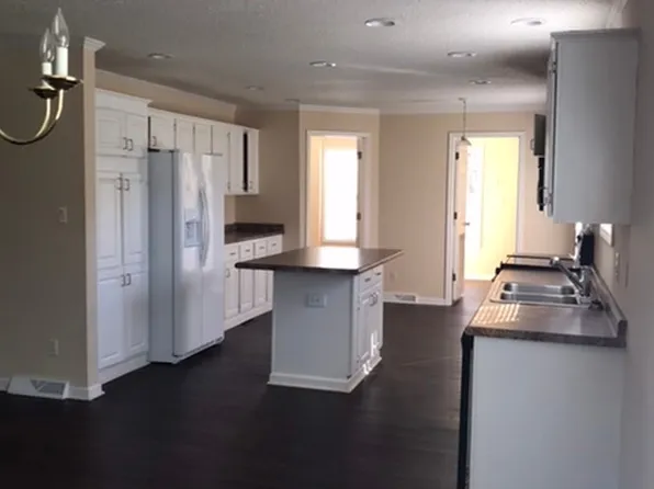 307 Bogey Dr, Fountain Inn, SC 29644