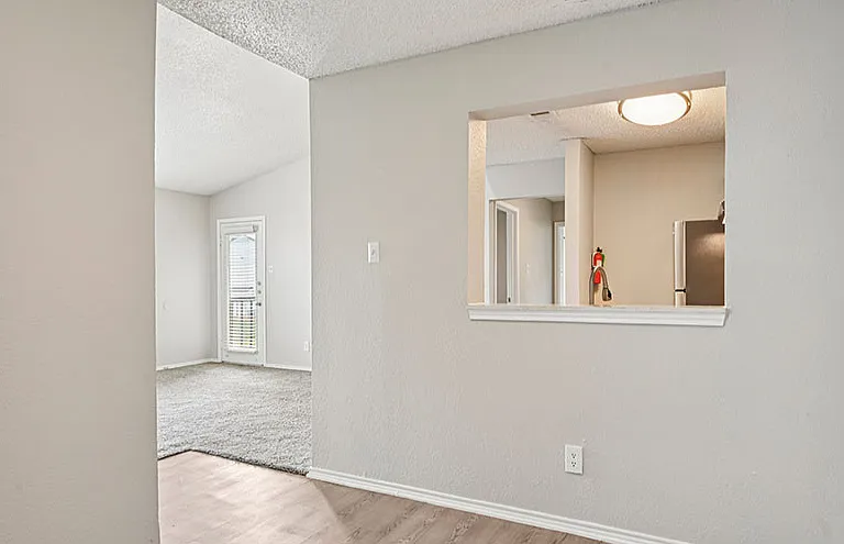 Creekside Apartment Homes — Photo 8